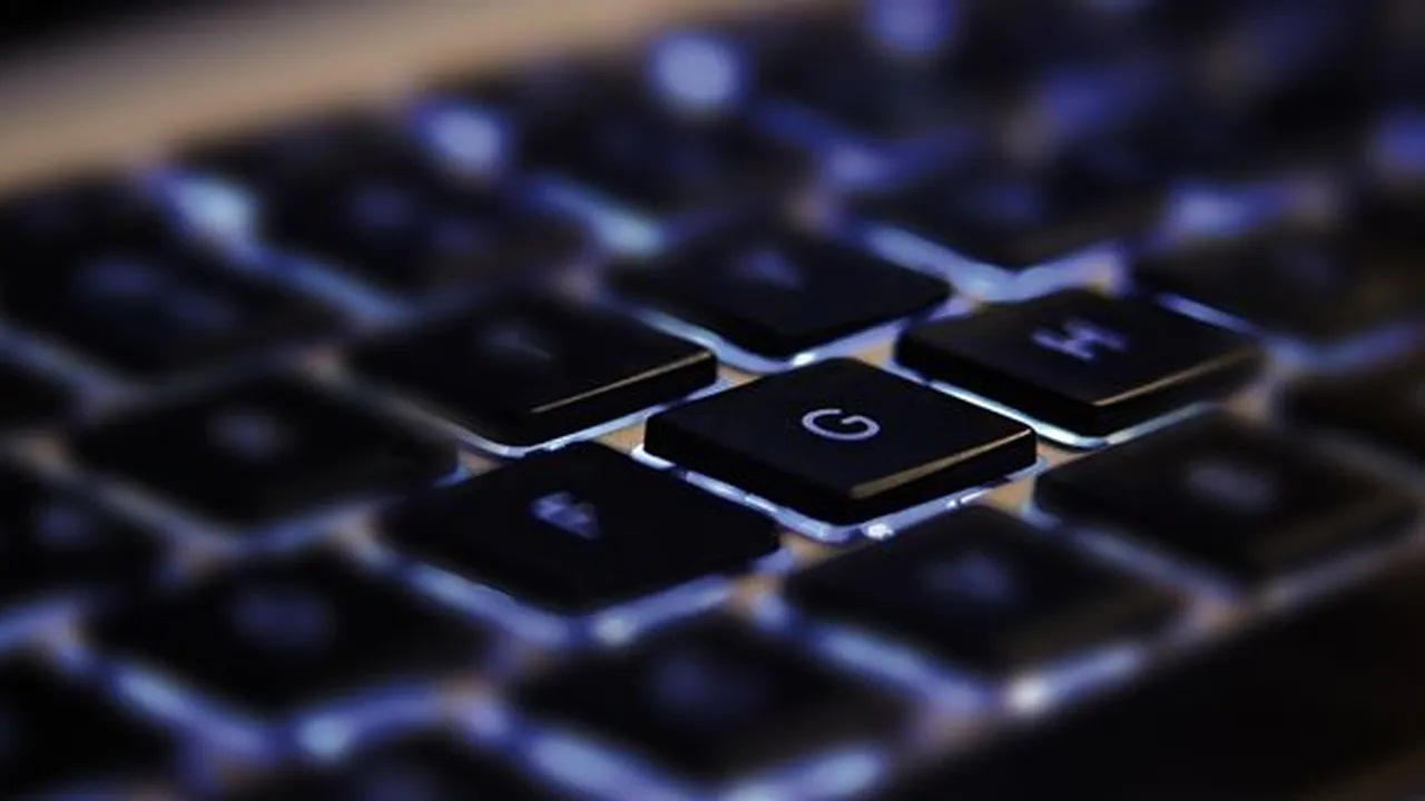 Cara Membersihkan Keyboard Laptop yang Aman, Ini Langkah-Langkahnya