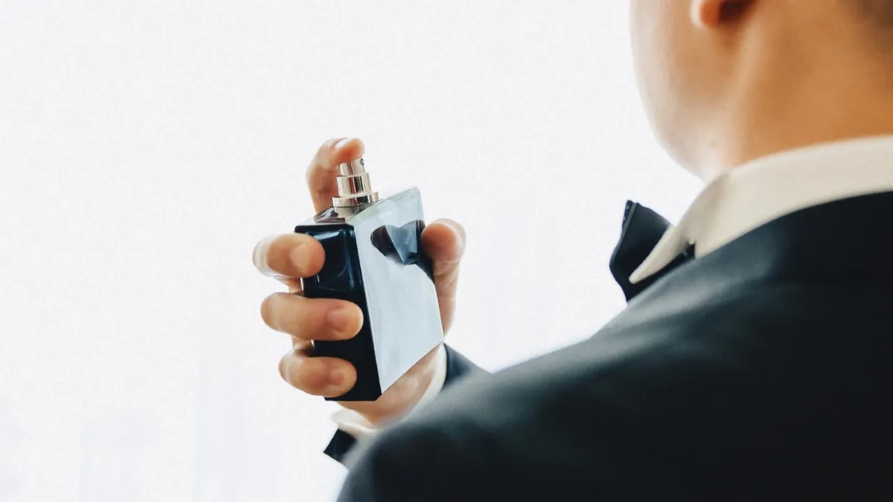 Tips Memilih Parfum untuk Hari Pernikahan agar Aroma Bertahan Sepanjang Acara