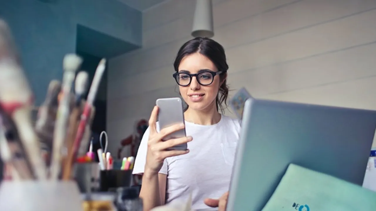 6 Cara Menampilkan Layar HP ke Laptop dengan Kabel USB, WiFi, dan Beberapa Aplikasi