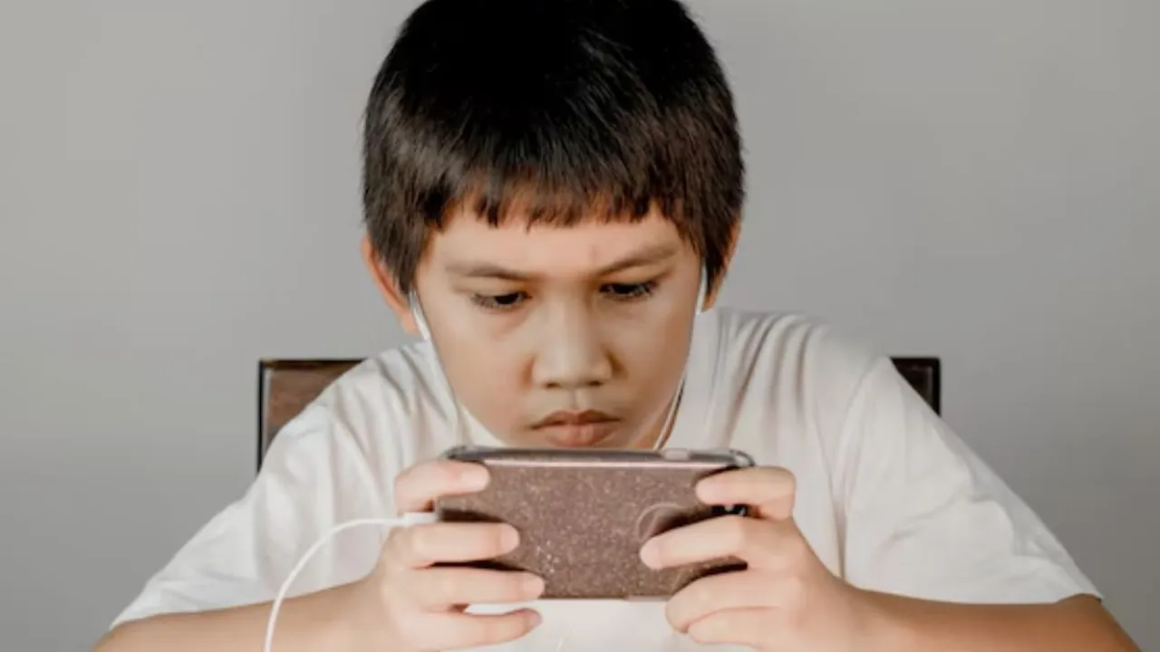 Cara Mengatasi Anak yang Kecanduan Gadget, Solusi Mutakhir untuk Orang Tua di Rumah Cara Mengatasi Anak yang Kecanduan Gadget, Solusi Mutakhir untuk Orang Tua di Rumah