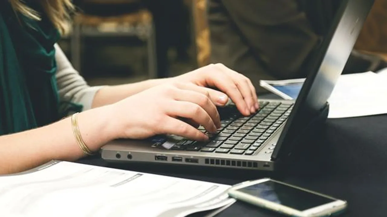 Cara Mengeluarkan Akun Gmail di Laptop atau HP yang Hilang