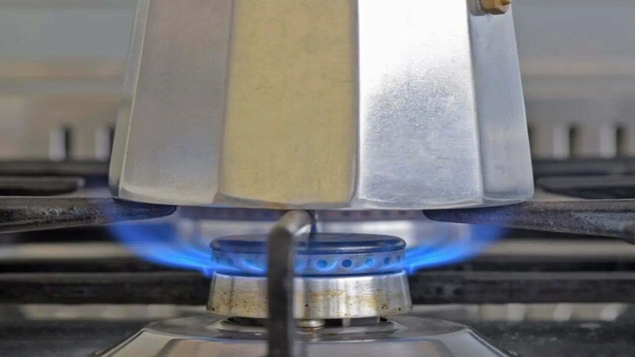 Cara Mengembalikan Warna Api Kompor Gas ke Biru dengan Mudah