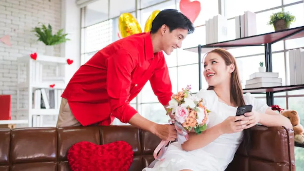 Cara Mengetahui Pria Mencintaimu, Bukti yang Ditunjukkannya Tanda Ia Mungkin Cinta Sejati
