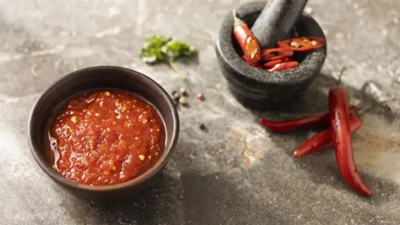 Cara Menggoreng Cabai Anti Meletup, Cukup Dengan Satu Bahan Rahasia dari Dapur