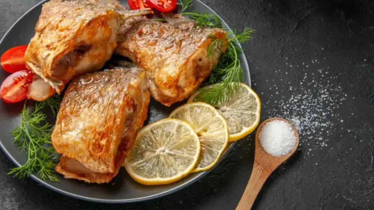 Cara Menggoreng Ikan Supaya Tidak Lengket dan Bebas Bau Amis