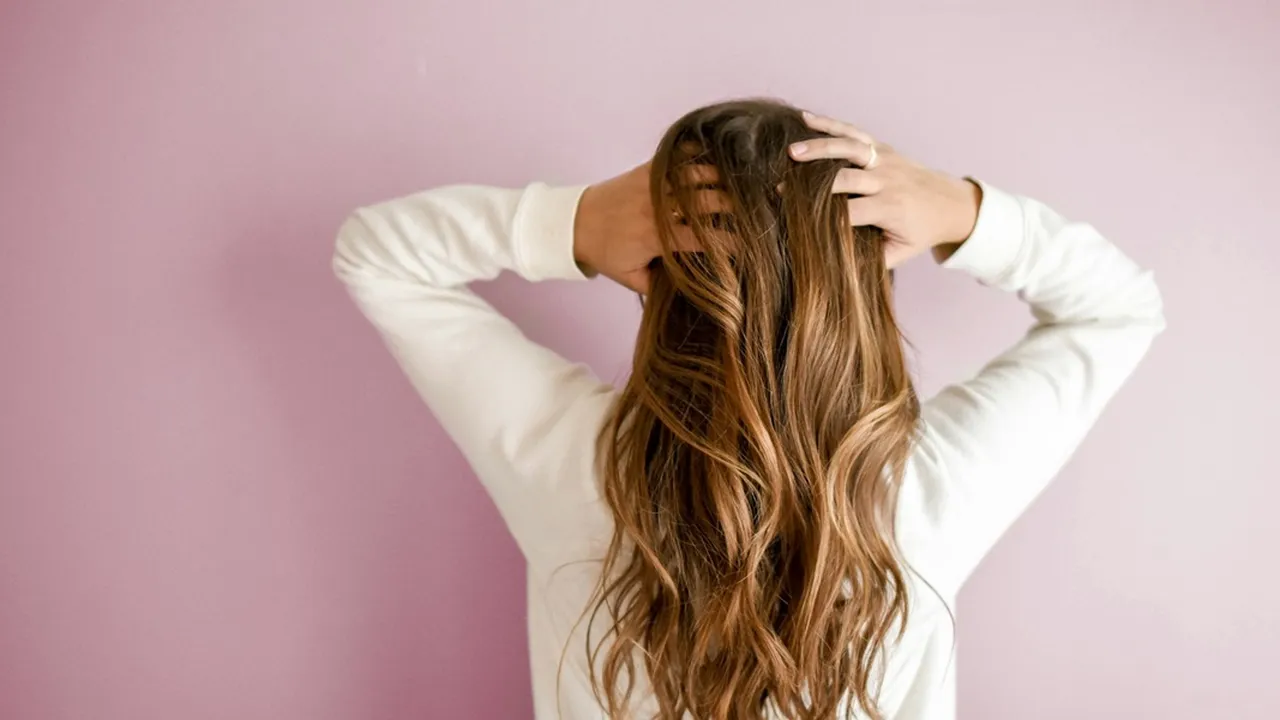 Cara Menggunakan Kapur Ajaib untuk Kutu Rambut dan Alternatif Perawatan yang Lebih Aman
