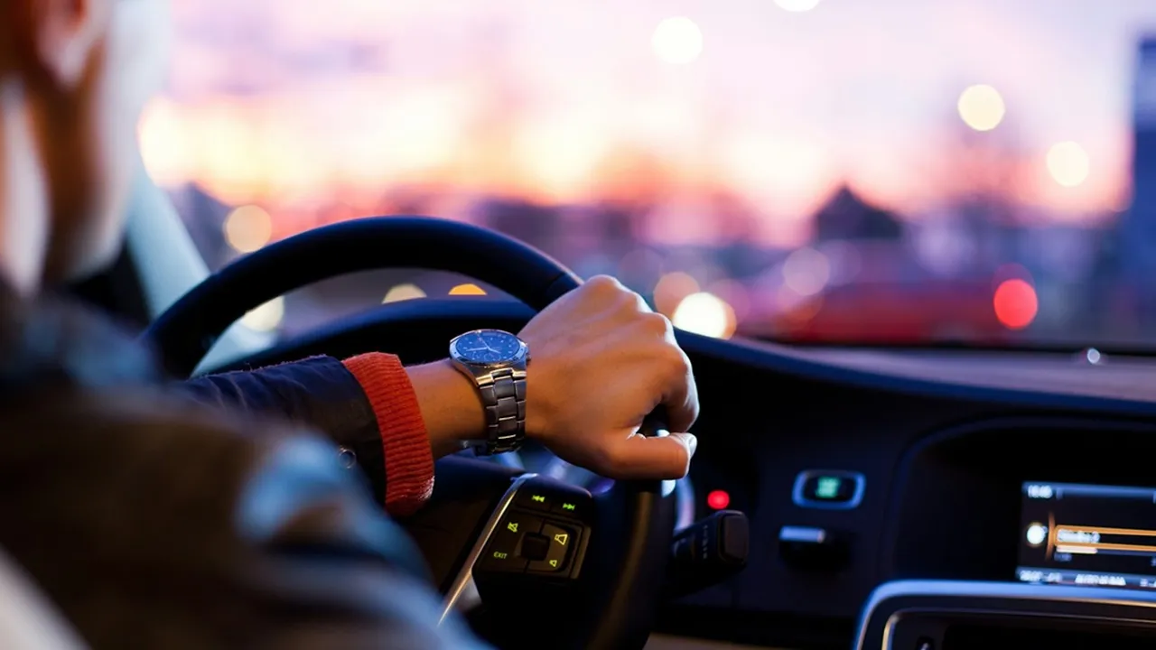 Cara Menggunakan Kopling Mobil di Tanjakan dan Jalan Macet