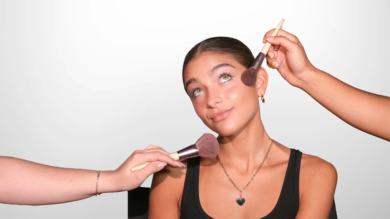 Cara Menggunakan Setting Spray untuk Riasan Tahan Lama