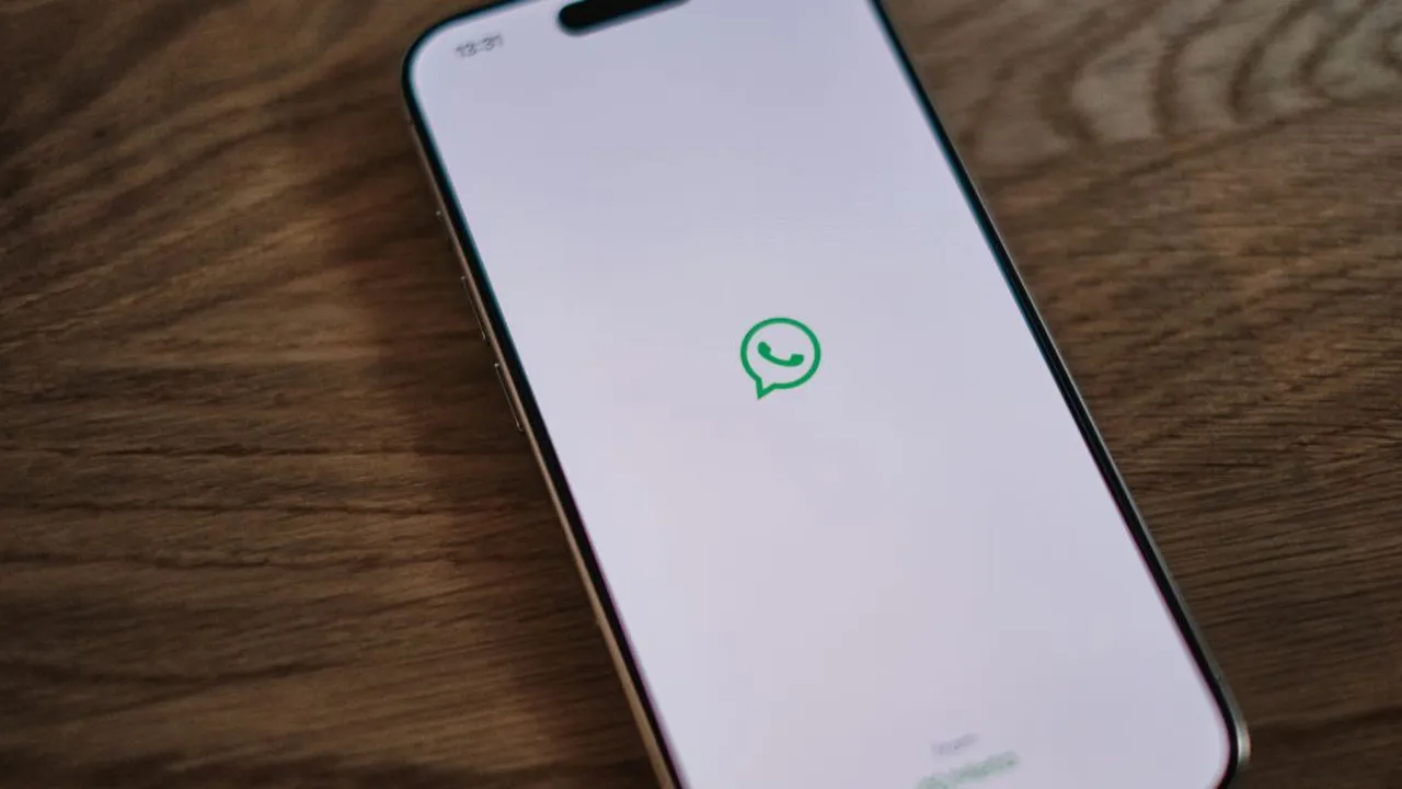 Cara Menghapus Coretan di Foto WhatsApp dengan Mudah dan Efektif
