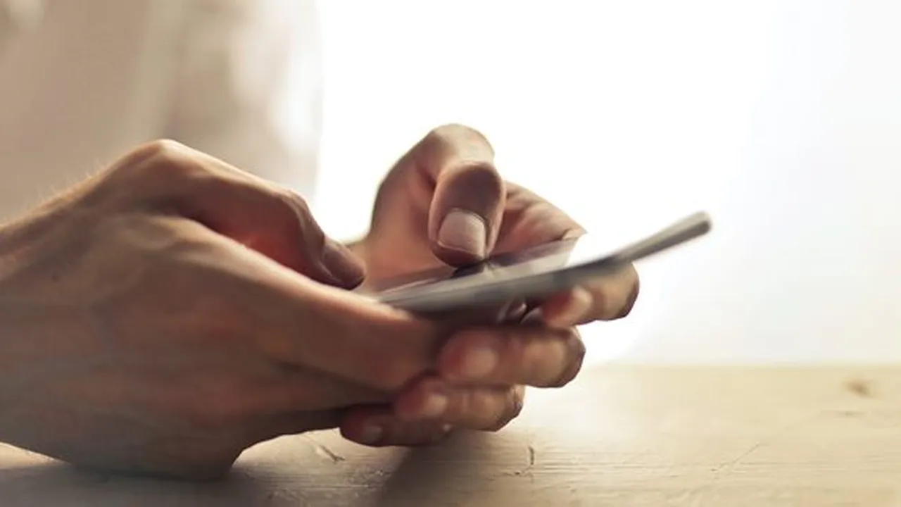Cara Mengirim Pulsa ke Nomor Lain yang Berbeda Operator, Mudah dan Simpel Banget