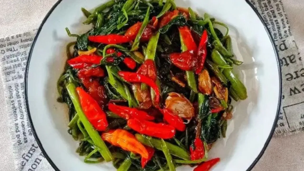Cara Menumis Kangkung Agar Tetap Segar dan Berwarna Hijau Cerah