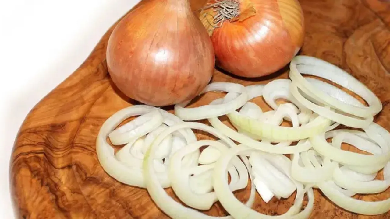 Cara Menyimpan Bawang Bombay Agar Tahan Hingga 2 Minggu