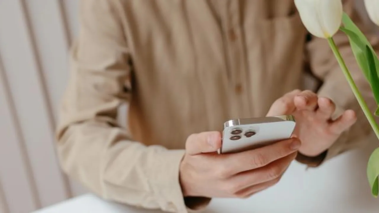 4 Cara Pinjam Pulsa Smartfren dengan Mudah dan Praktis, Bisa Dijadikan Kuota Juga