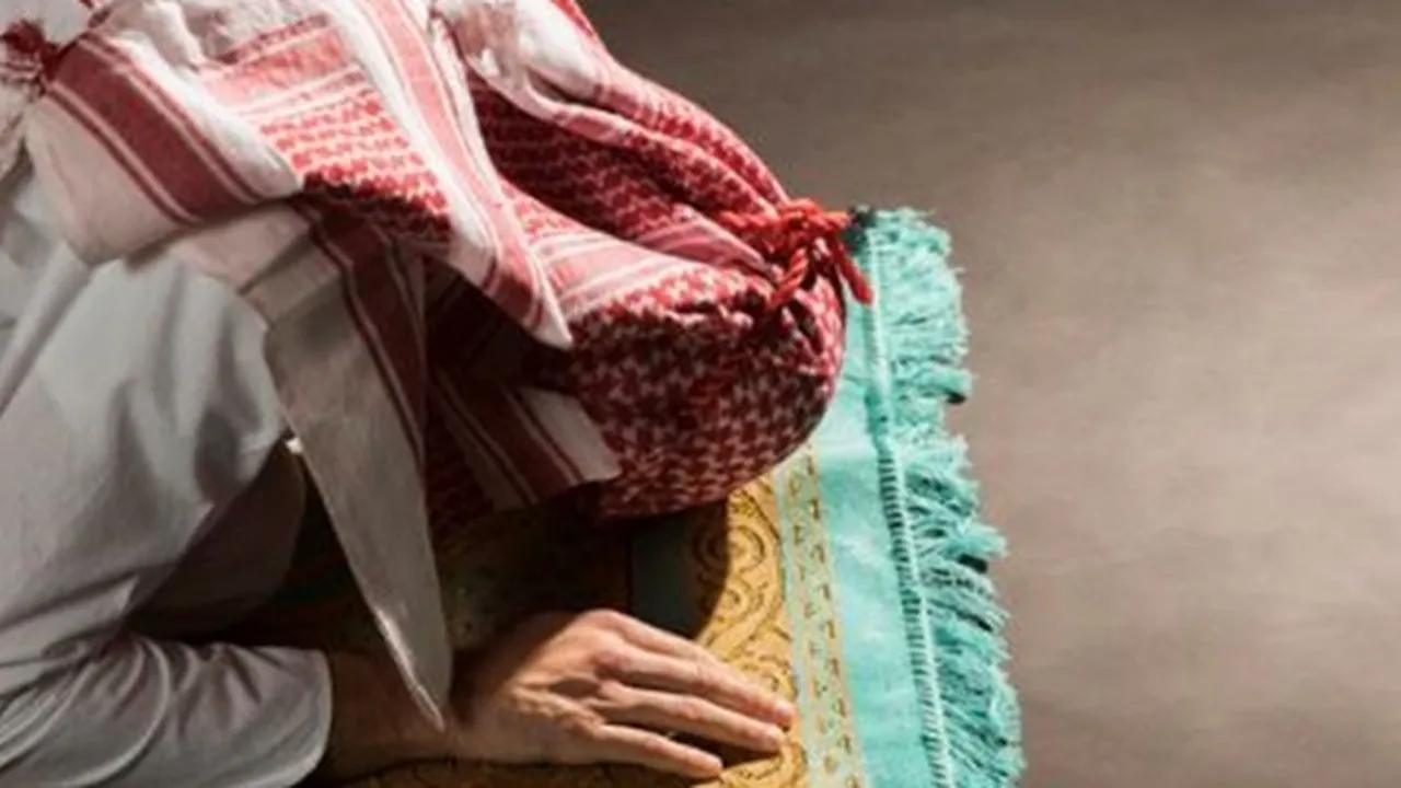 Cara Sholat Taubat Nasuha, Lengkap dengan Waktu Pelaksanaan, Bacaan Niat dan Doa
