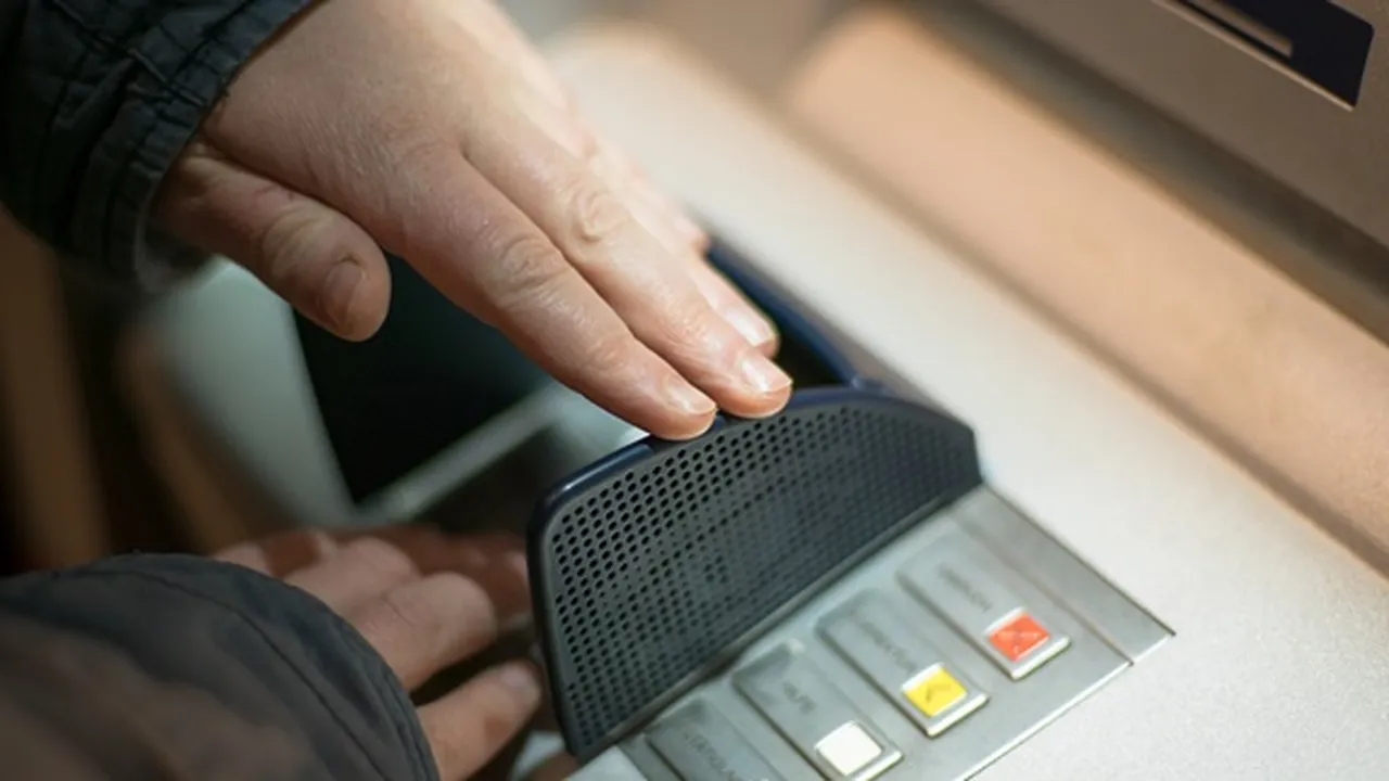 Cara Tarik Tunai Tanpa Kartu BCA dan Bank Lain, Ketahui Pula Manfaatnya