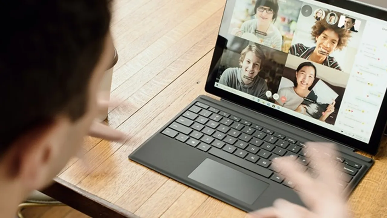 Cara Zoom di Laptop Lengkap dengan Download dan Akses, Mudah Banget