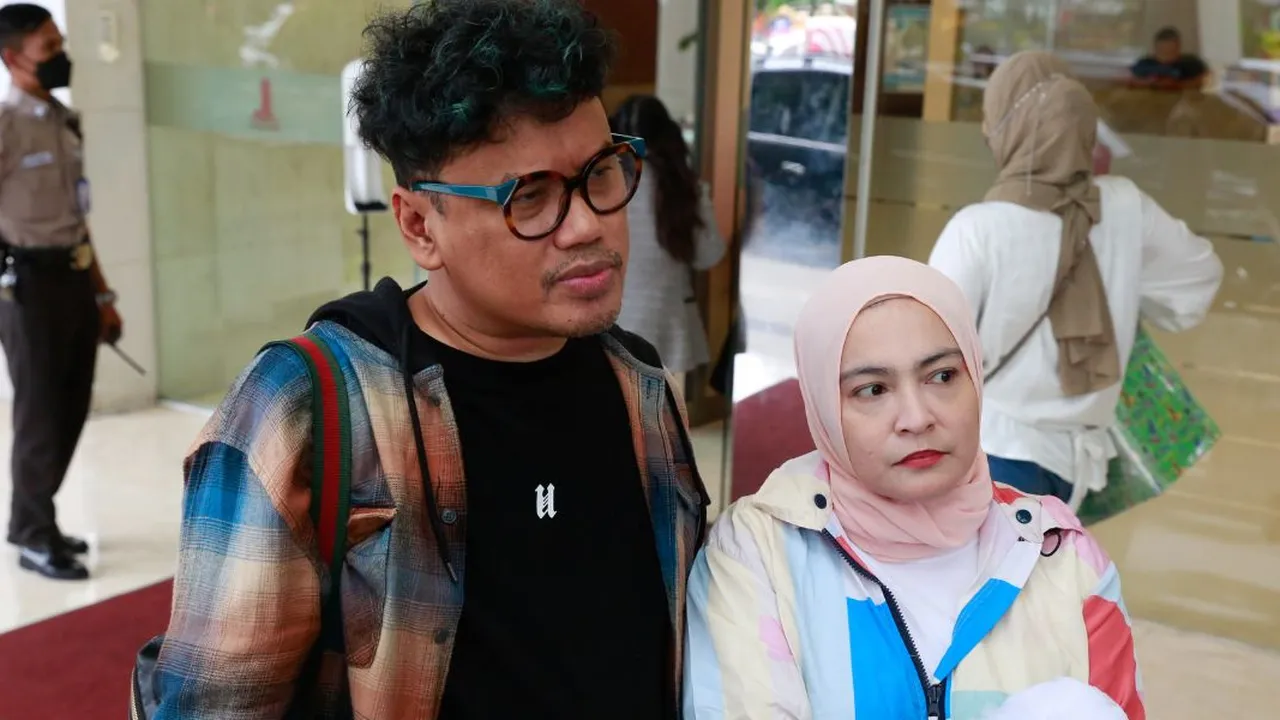 Cari Tiket Murah, Uya Kuya dan Keluarga Pilih Liburan Akhir Januari Cari Tiket Murah, Uya Kuya dan Keluarga Pilih Liburan Akhir Januari