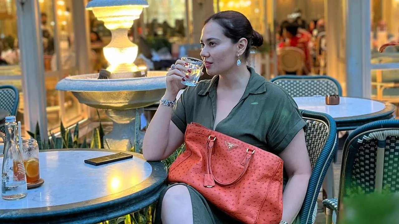Catherine Wilson Kembali Tak Hadiri Sidang Cerai, Manajer: Lagi Meriang Catherine Wilson Kembali Tak Hadiri Sidang Cerai, Manajer: Lagi Meriang