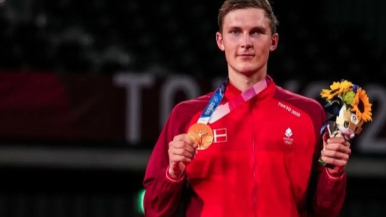 Cedera Paksa Viktor Axelsen Mundur dari BWF World Tour Finals 2024, Simak Profil Pebulu Tangkis Asal Denmark Ini!