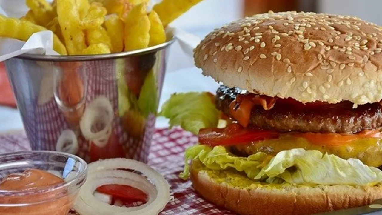 Cegah Serangan Jantung dan Stroke, Ini 10 Jenis Makanan Kolesterol Tinggi yang Perlu Dikurangi
