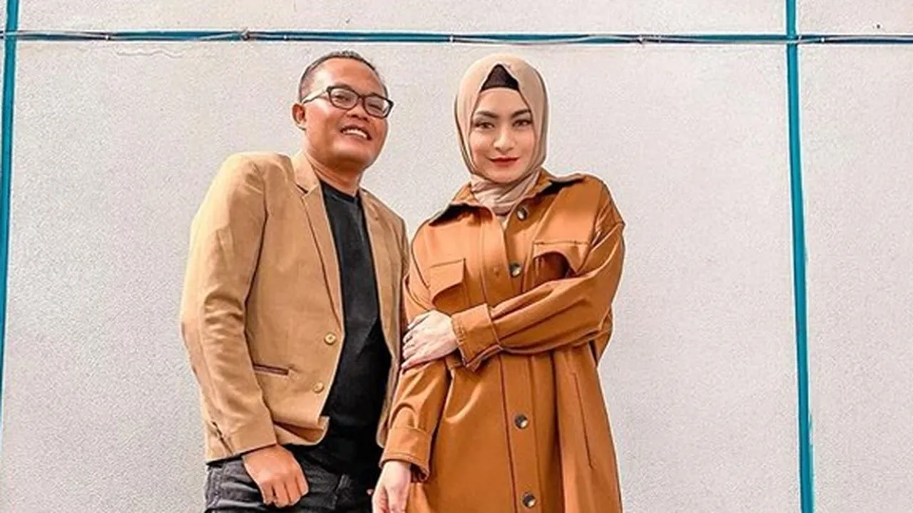 Cemburuan, Nathalie Holscher Akui Sering 'Labrak' Cewek yang Kirim DM ke Sule Cemburuan, Nathalie Holscher Akui Sering 'Labrak' Cewek yang Kirim DM ke Sule