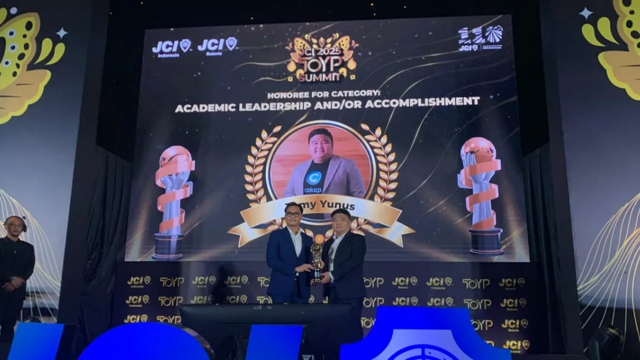 CEO Cakap Tomy Yunus Raih Penghargaan TOYP 2025 dari JCI Indonesia
