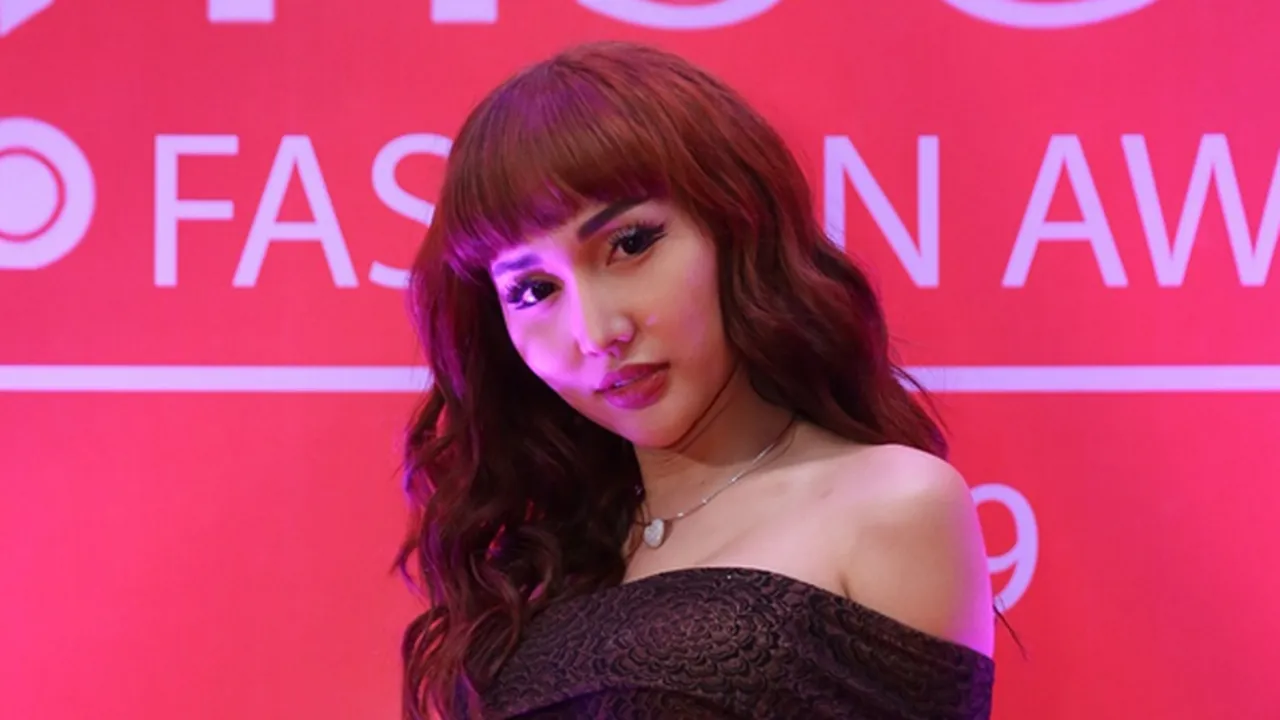 Cerita Lucinta Luna Soal Malam Pertama, Berlangsung 10 Ronde dan Diselingi Makan
