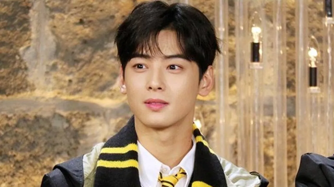 Cha Eun Woo Akui Pernah Pacaran Sekali Sebelum Debut Jadi Bintang K-Pop