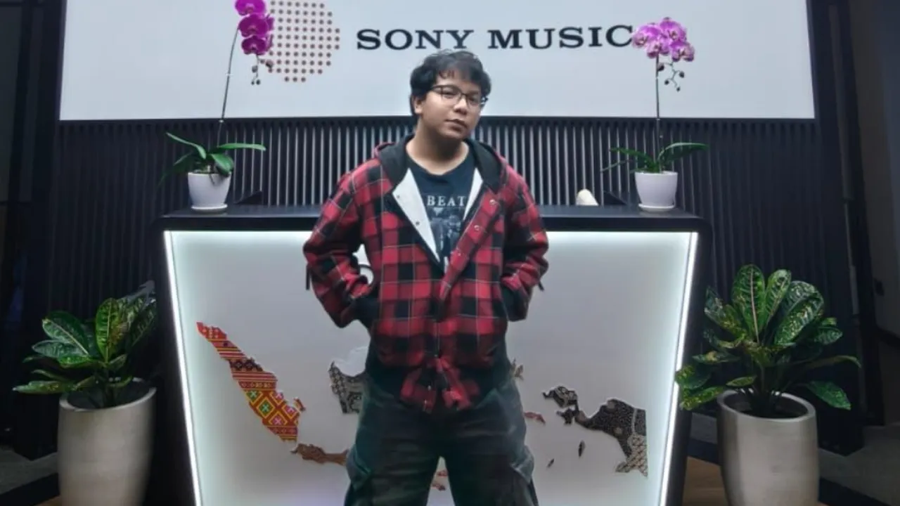 Chaeroel Viral, Raup 24 Juta Stream Meski Tak Bisa Main Alat Musik Chaeroel Viral, Raup 24 Juta Stream Meski Tak Bisa Main Alat Musik