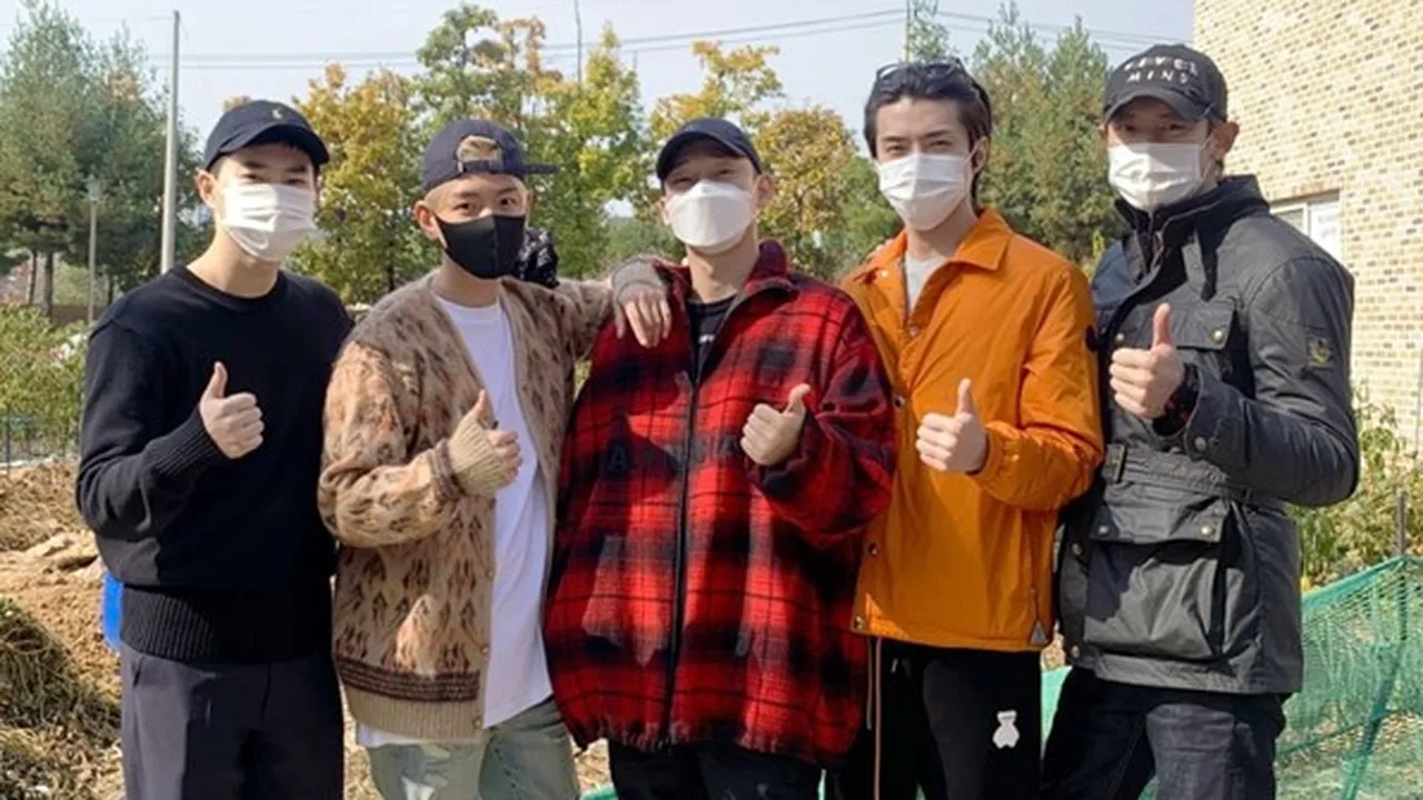 Chen Berangkat Wamil Diantar Member EXO Sesuai Tradisi, Suho Juga Ikutan