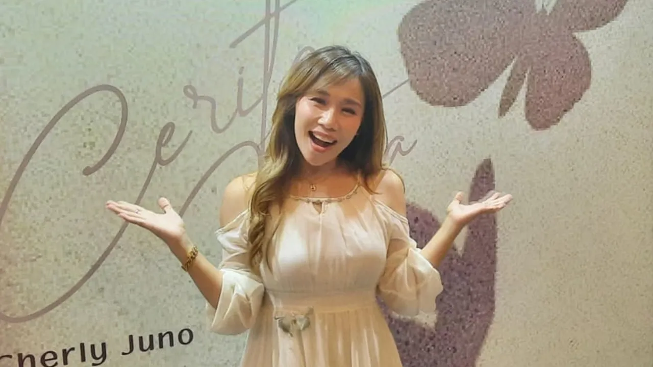 Cherly Juno Tuangkan Pengalaman Cinta Bareng Suami di Lagu 'Cerita Kita' Cherly Juno Tuangkan Pengalaman Cinta Bareng Suami di Lagu 'Cerita Kita'