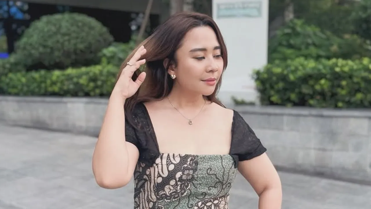 Chikita Meidy Beberkan Momen Kala Putranya Coba FaceTime Ayah Tapi Tak Digubris