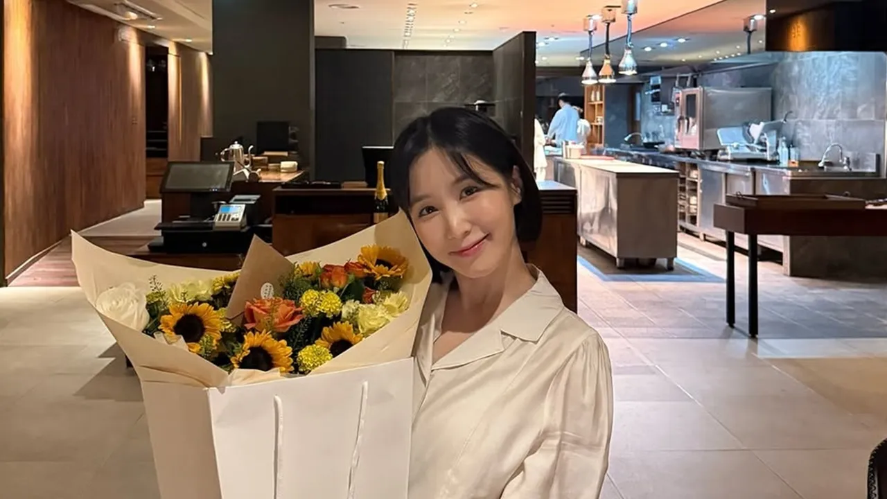 Choa Crayon Pop Umumkan Hamil Anak Kembar Setelah Berhasil Sembuh dari Kanker Serviks, Menangis Bahagia
