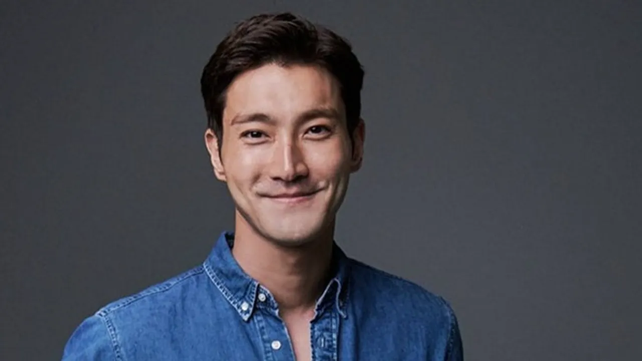 Choi Siwon Curhat Kehilangan Barang Berharga di Pesawat Sepulang dari Indonesia