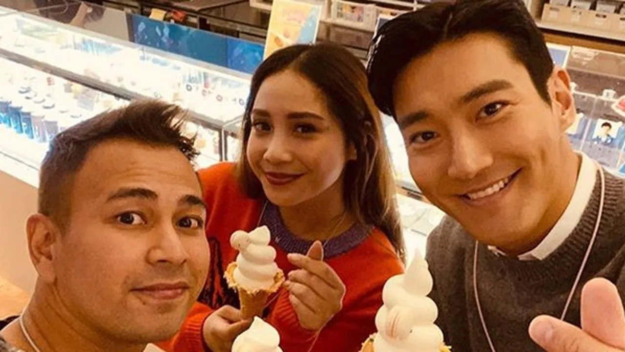 Choi Siwon Live Instagram di Jalanan Jakarta, Raffi Ahmad dan Nagita Slavina Menyapa Choi Siwon Live Instagram di Jalanan Jakarta, Raffi Ahmad dan Nagita Slavina Menyapa