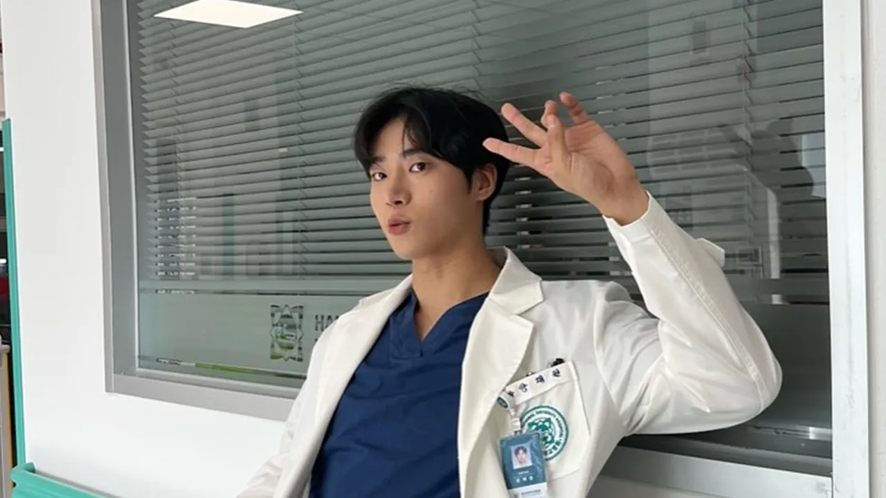 Choo Young Woo Pertimbangkan Tawaran Main Drama Baru Bareng Kim So Hyun