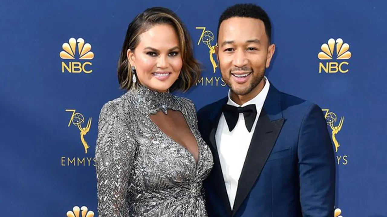 Chrissy Teigen Mengaku Tidur Bareng John Legend di Kencan Pertamanya