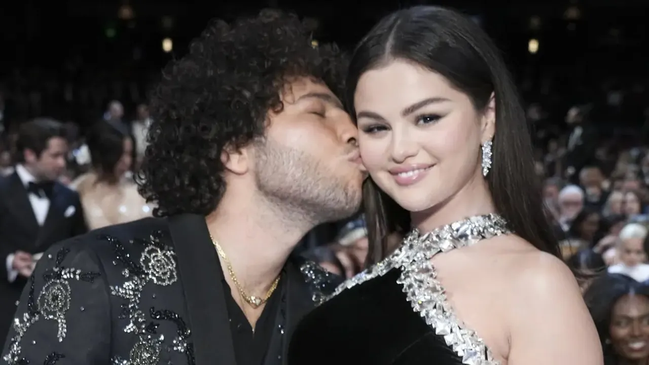 Cincin Rp3,1 Miliar Hiasi Momen saat Selena Gomez Dilamar Benny Blanco