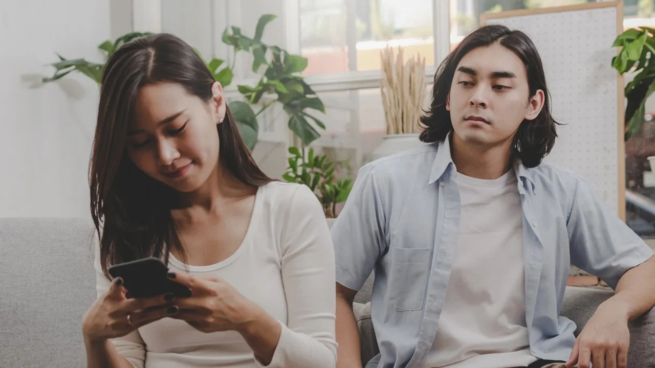 Cinta di Era Scroll: Tren Relationship Anak Muda yang Mulai Berubah karena Media Sosial