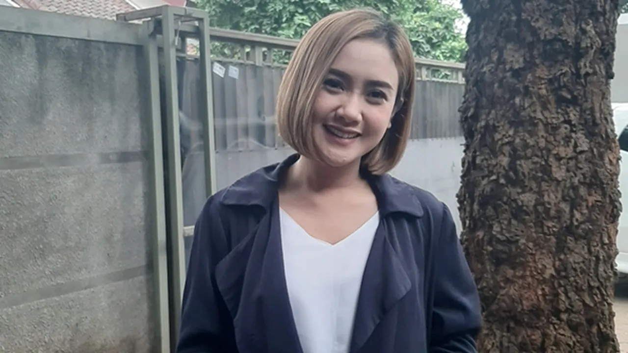 Cita Citata Sindir Artis yang Suka Pamer: Kurang-kurangin Kalo Kasih Uang ke Orang Cita Citata Sindir Artis yang Suka Pamer: Kurang-kurangin Kalo Kasih Uang ke Orang