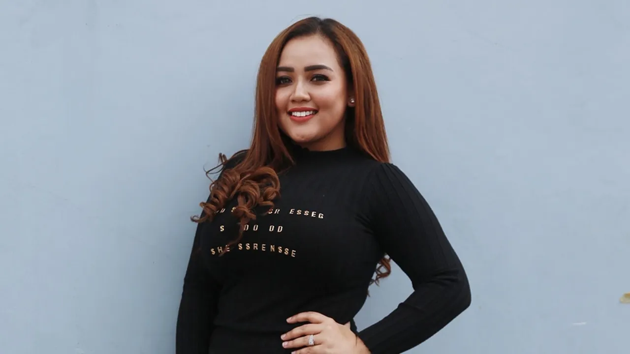 Clara Gopa Akui Dirinya Tidak Operasi Payudara di Kapanlagi On Air, Ini Buktinya!
