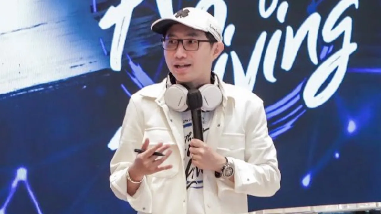 Coach Rheo Ungkap Penyebab Suami Tega Cekik dan Banting Istri