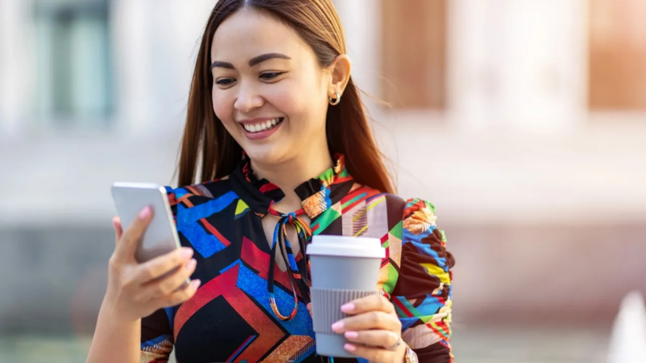 Cocok dengan Gaya Hidup Dinamismu, Nikmati Kebebasan Penuh Berinternet dengan Paket eSIM HYFE!