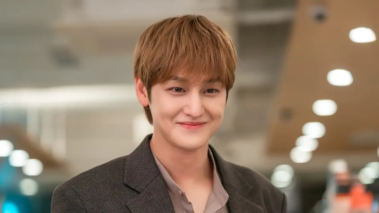 Comeback Romcom, Potret Terbaru Kim Bum di 'SOLD OUT ON YOU'