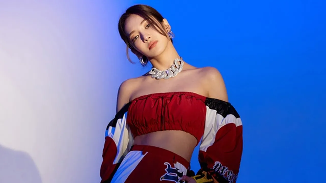 Comeback Solo, Hyoyeon SNSD Rilis Teaser MV 'Dessert' Malam Ini