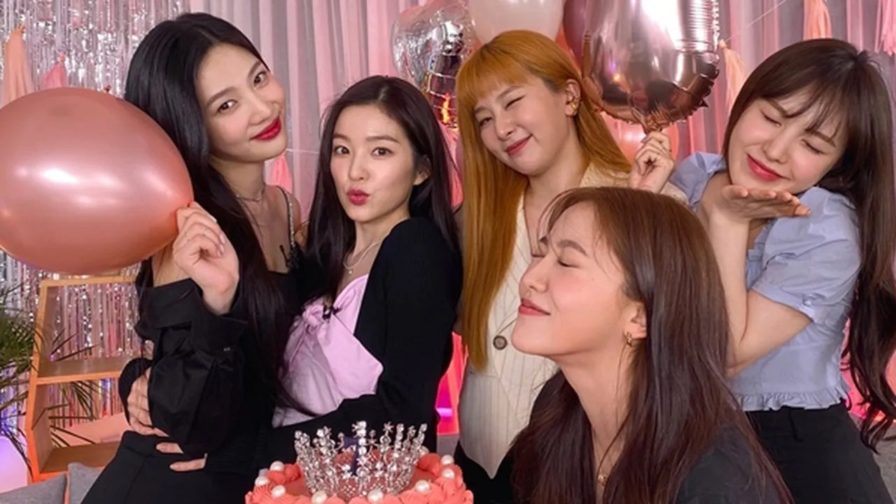 Comeback yang Begitu Dinantikan, Red Velvet Rilis Poster Jadwal Untuk Mini Album 'Queendom'