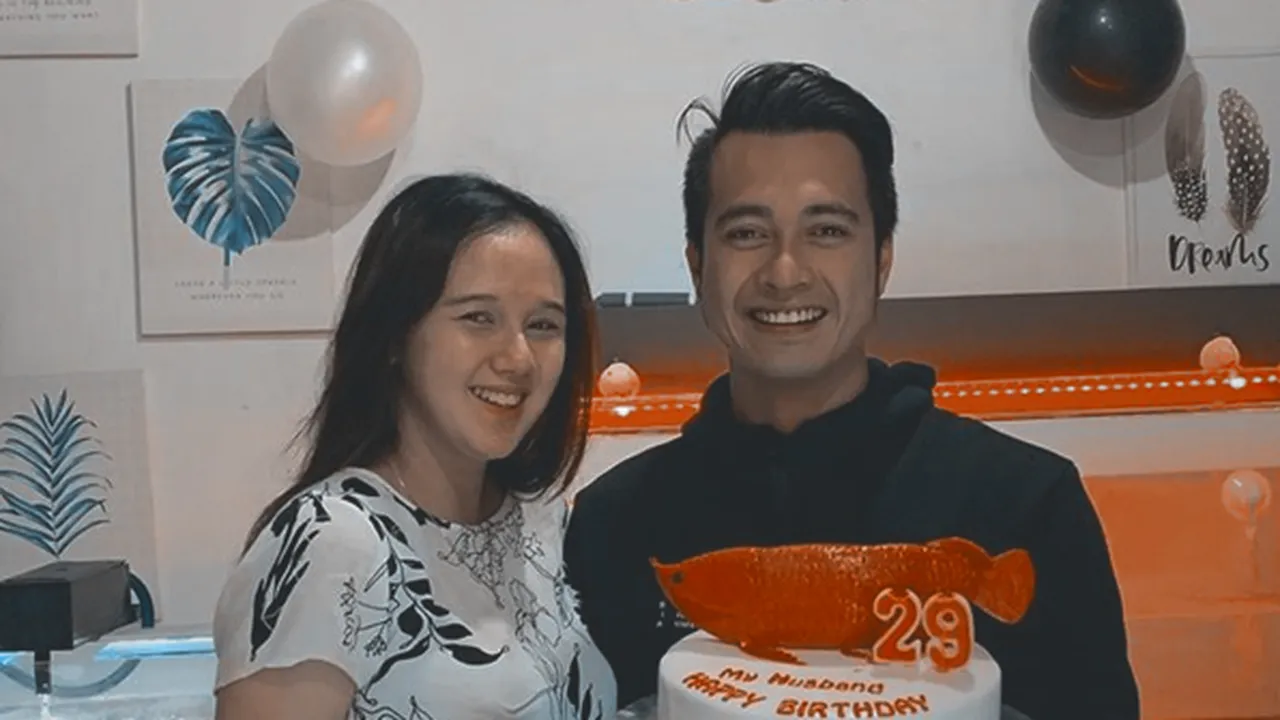 Congrat! Istri Eza Gionino Melahirkan Anak Pertama