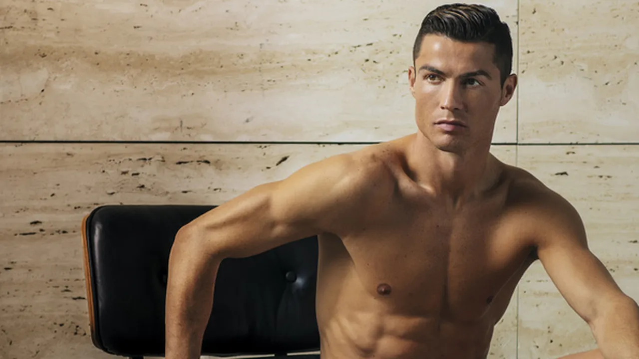 Cristiano Ronaldo Pamer Rambut Baru Berponi, Netizen Indonesia: Jamet Versi Eropa Cristiano Ronaldo Pamer Rambut Baru Berponi, Netizen Indonesia: Jamet Versi Eropa