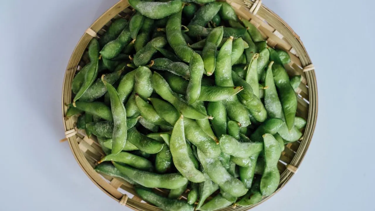 Cukup 3 Bahan Praktis, Ini Resep Sederhana Merebus Edamame agar Awet Hijau