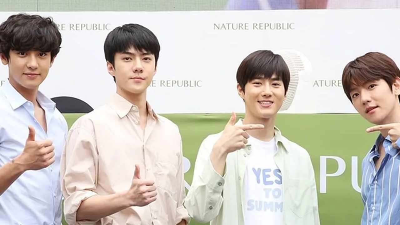 Cuma Empat Member, EXO Sukses Membuat Lautan Manusia Dengan 50 Ribu Fans Cuma Empat Member, EXO Sukses Membuat Lautan Manusia Dengan 50 Ribu Fans
